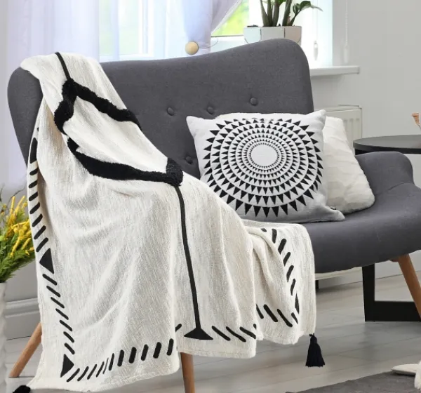 Blankets & Throws-Kirkland's Home Anna Black And White Diamond Throw White/Black