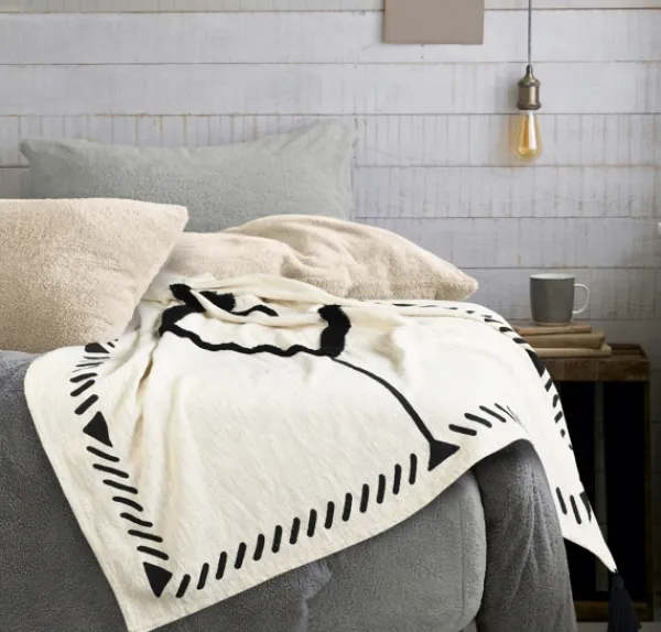 Blankets & Throws-Kirkland's Home Anna Black And White Diamond Throw White/Black