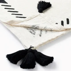 Blankets & Throws-Kirkland's Home Anna Black And White Diamond Throw White/Black