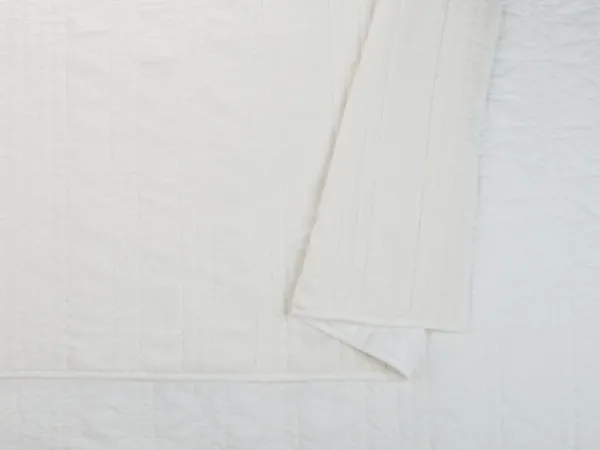 Quilts-Kirkland's Home Atmosphere King Quilt White