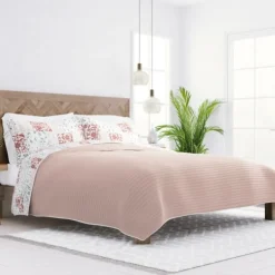 Quilts-Kirkland's Home Blush Patchwork Reversible 3-Pc. King Quilt Set Pink/White/Gray