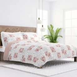 Quilts-Kirkland's Home Blush Patchwork Reversible 3-Pc. Queen Quilt Set Pink/White/Gray