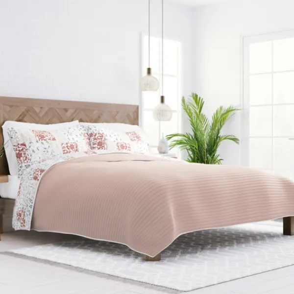 Quilts-Kirkland's Home Blush Patchwork Reversible 3-Pc. Queen Quilt Set Pink/White/Gray