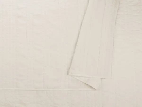 Quilts-Kirkland's Home Cream Atmosphere King Quilt Ivory
