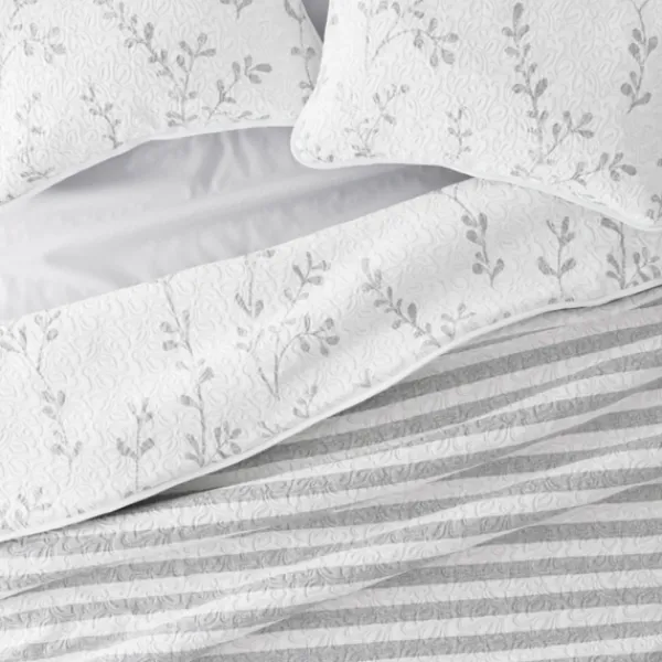 Quilts-Kirkland's Home Gray Vines Reversible 3-Pc. Queen Quilt Set Gray/White