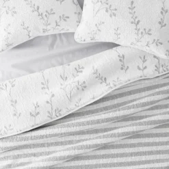Quilts-Kirkland's Home Gray Vines Reversible 3-Pc. King Quilt Set Gray/White