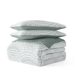 Quilts-Kirkland's Home Green Scalloped Reversible 3-Pc. Queen Quilt Set Green/White