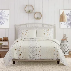 Quilts-Kirkland's Home Jessica Simpson Floral Endora Queen Quilt Set White