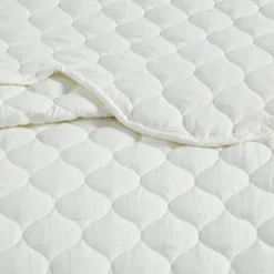 Quilts-Kirkland's Home Scalloped Crinkle 3-Pc. Full/Queen Quilt Set Ivory