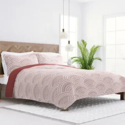 Quilts-Kirkland's Home Terra Scalloped Reversible 3-Pc. King Quilt Set Red/White