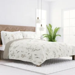 Quilts-Kirkland's Home Watercolor Leaves Reversible 3-Pc. King Quilt Set White/Green/Tan