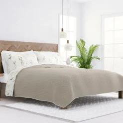 Quilts-Kirkland's Home Watercolor Leaves Reversible 3-Pc. Queen Quilt Set White/Green/Tan