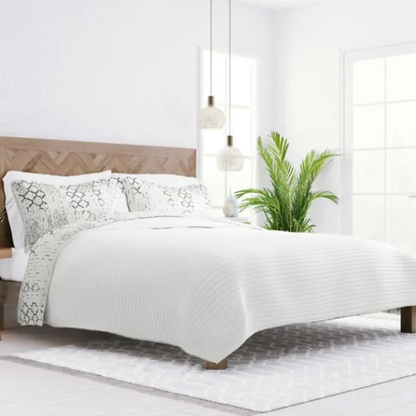 Quilts-Kirkland's Home White Trellis Reversible 3-Pc. Queen Quilt Set White/Gray